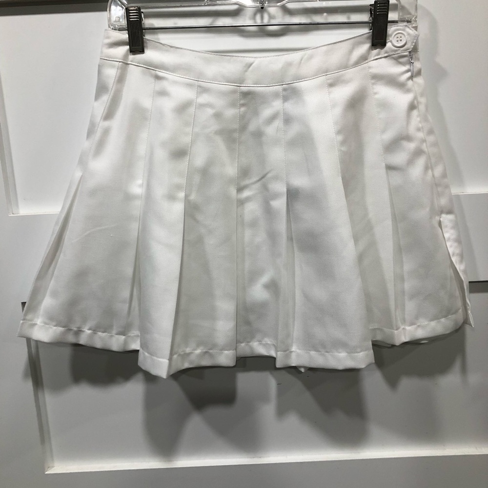 Pleated skirt